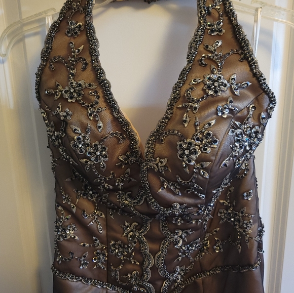 Beaded detail Grad/Evening Dress - Picture 3 of 3